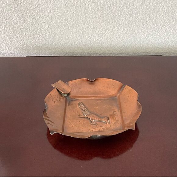 Vintage Gregorian copper roadrunner ashtray, Western mid-century decor - Picture 1 of 2